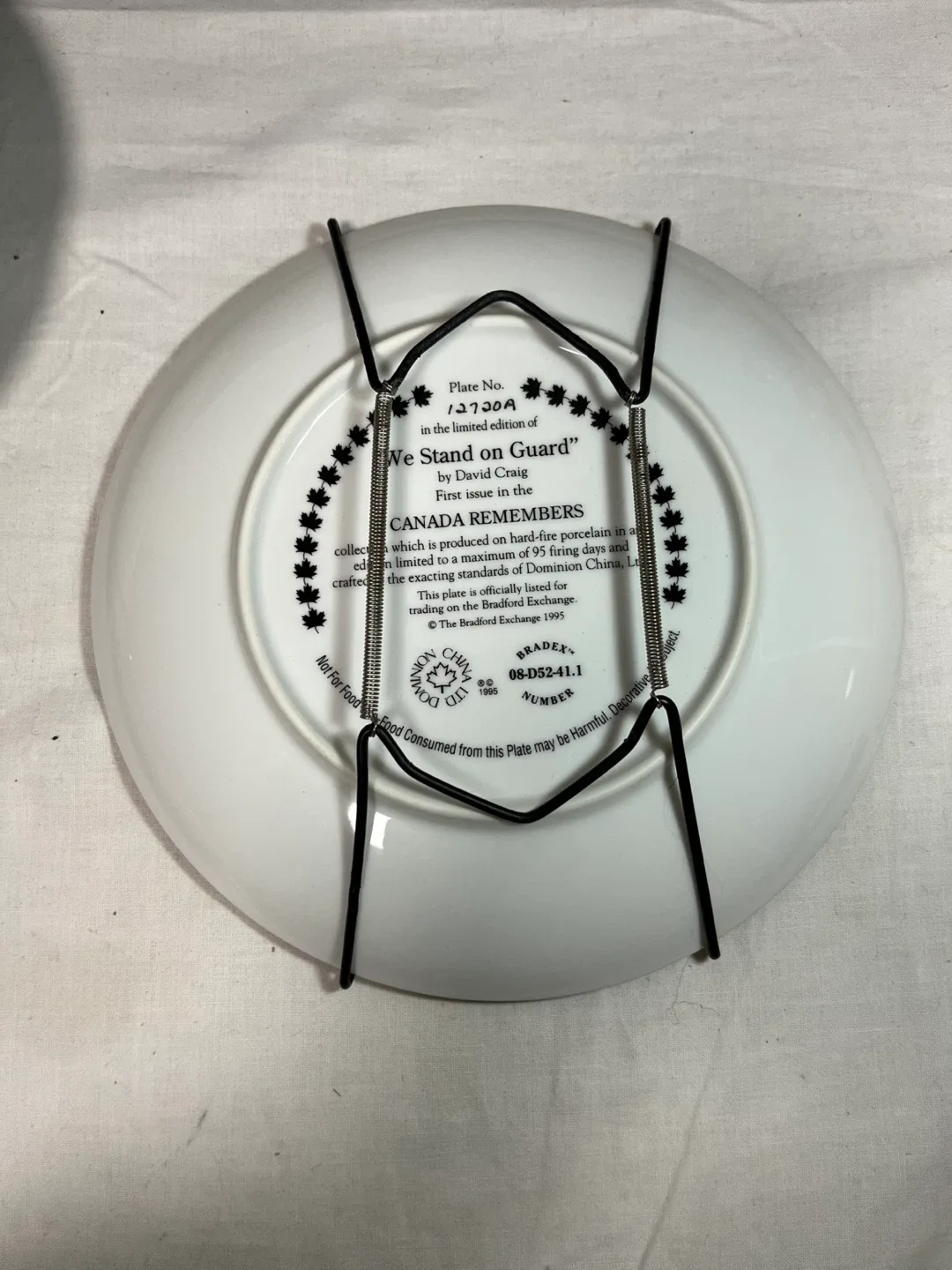 Collectible Decorative Plates - Royal Canadian Navy, Star Trek image indicator(10)