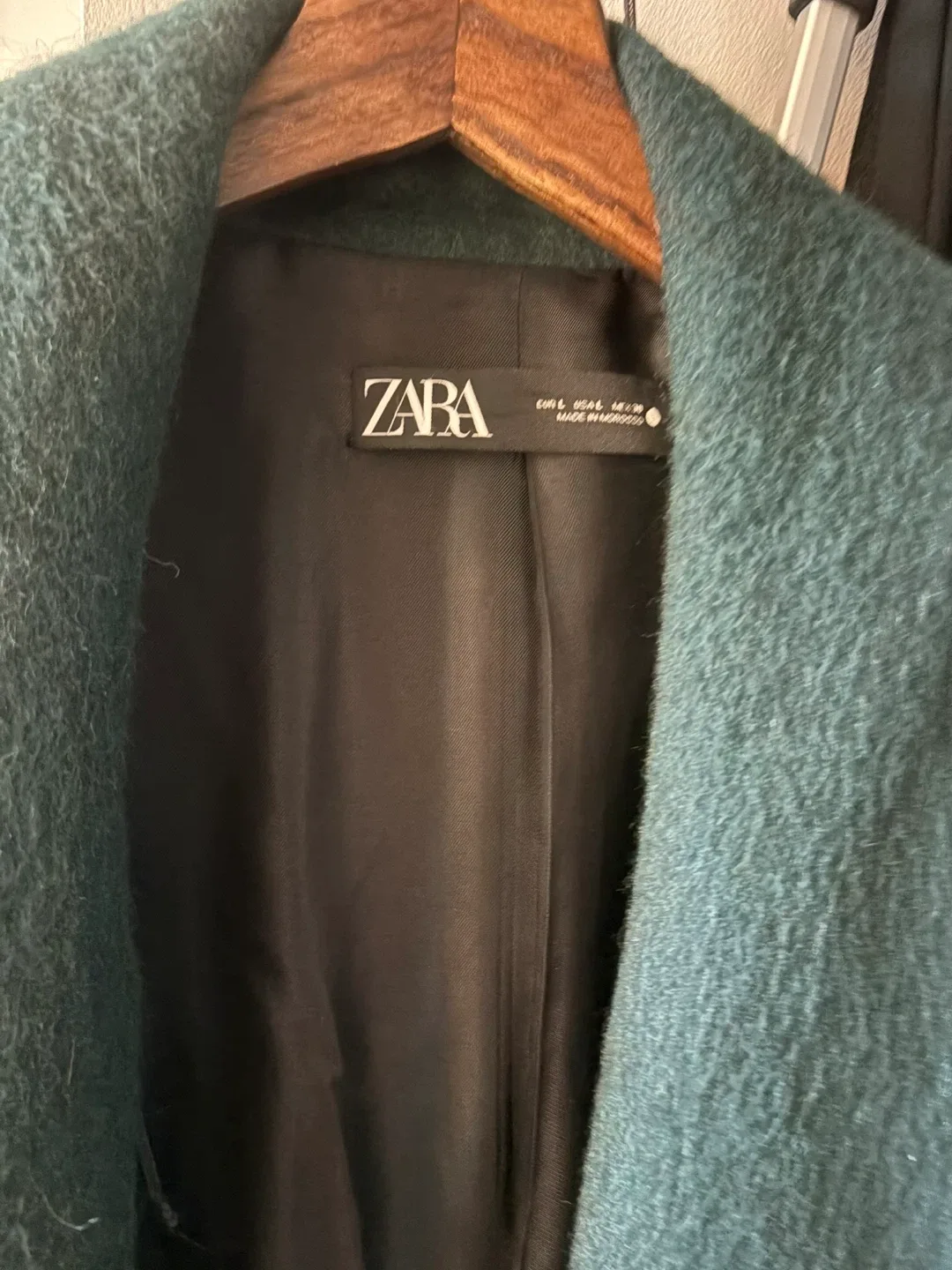 Green is hot! Zara Green Wool Blend Coat - Size L image indicator(2)