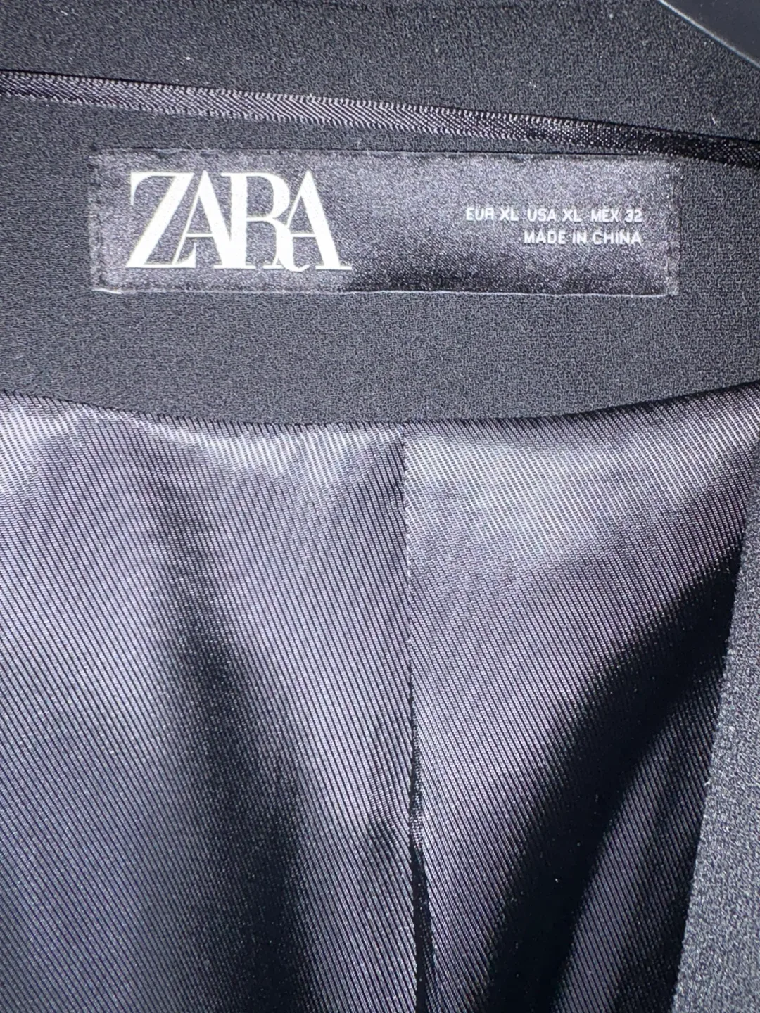 Zara Black Blazer - Size XL fits M-L image indicator(3)