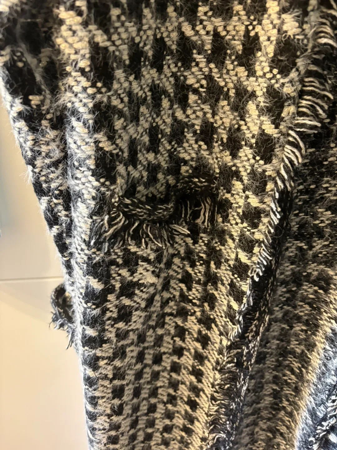 Zara Houndstooth Knit Cardigan - Size XL-fits M-L image indicator(4)