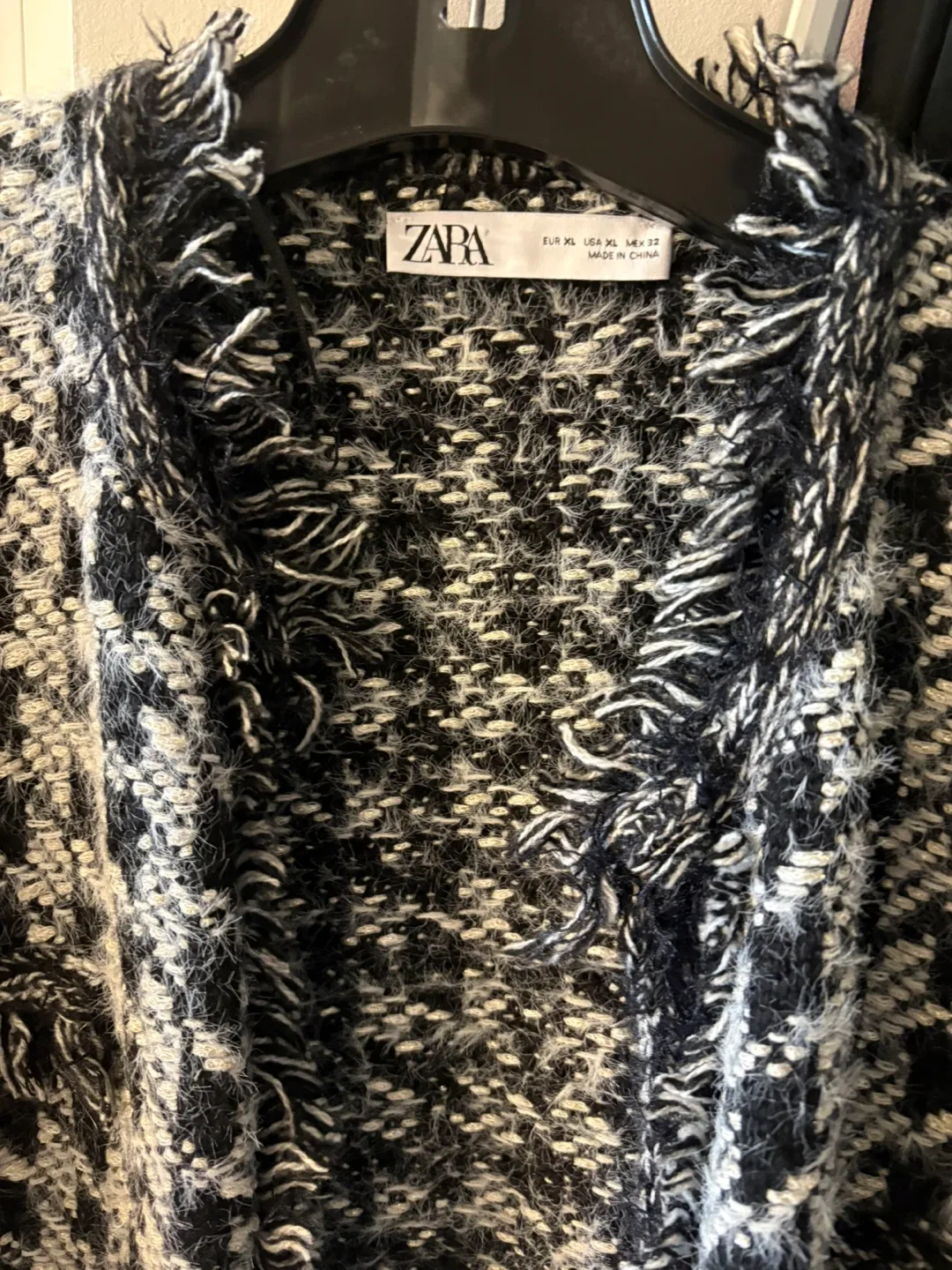 Zara Houndstooth Knit Cardigan - Size XL-fits M-L image indicator(3)