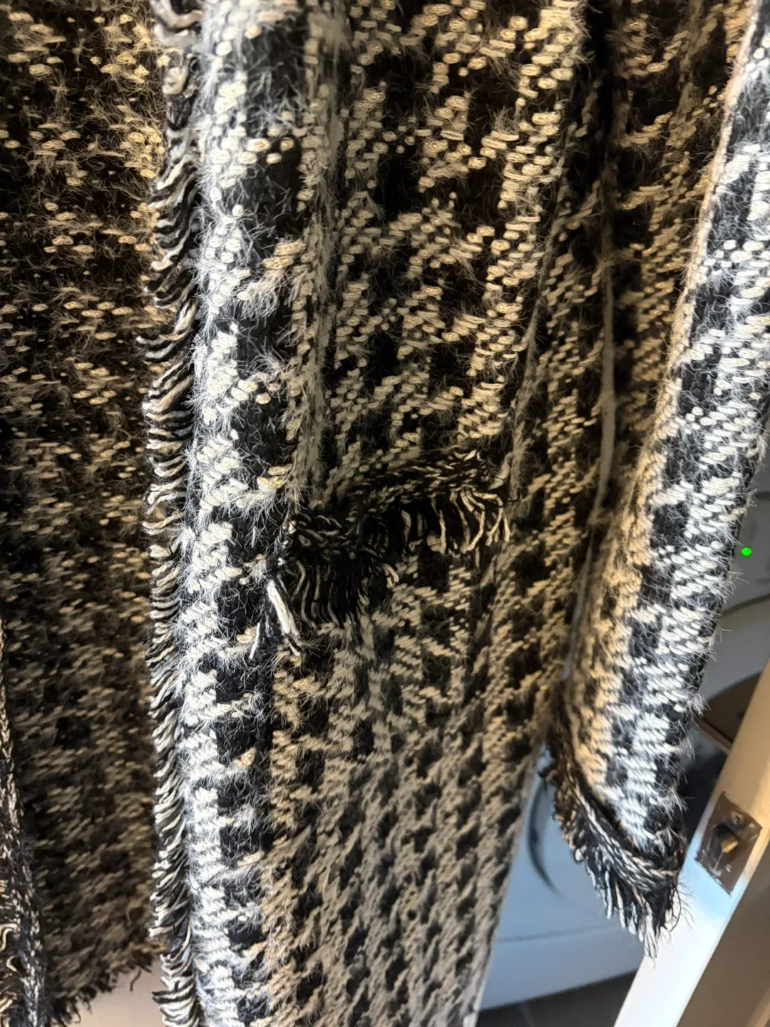 Zara Houndstooth Knit Cardigan - Size XL-fits M-L image indicator(5)