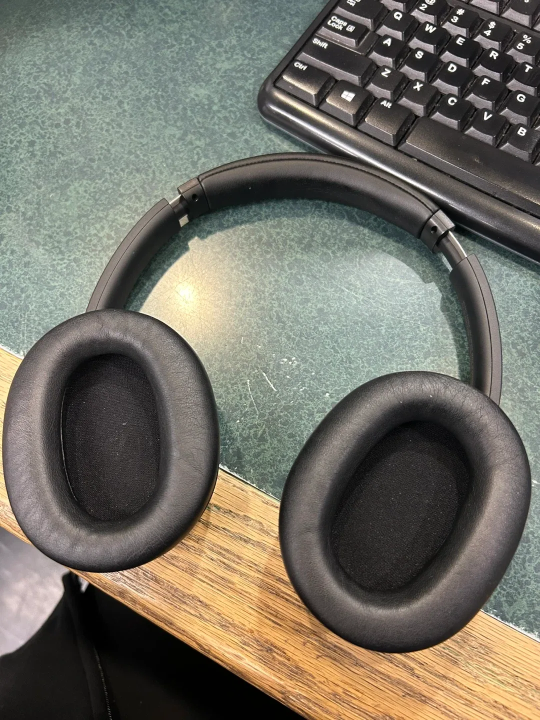 Sony WH720N Wireless Noise Cancelling Headphones - Black image indicator(3)