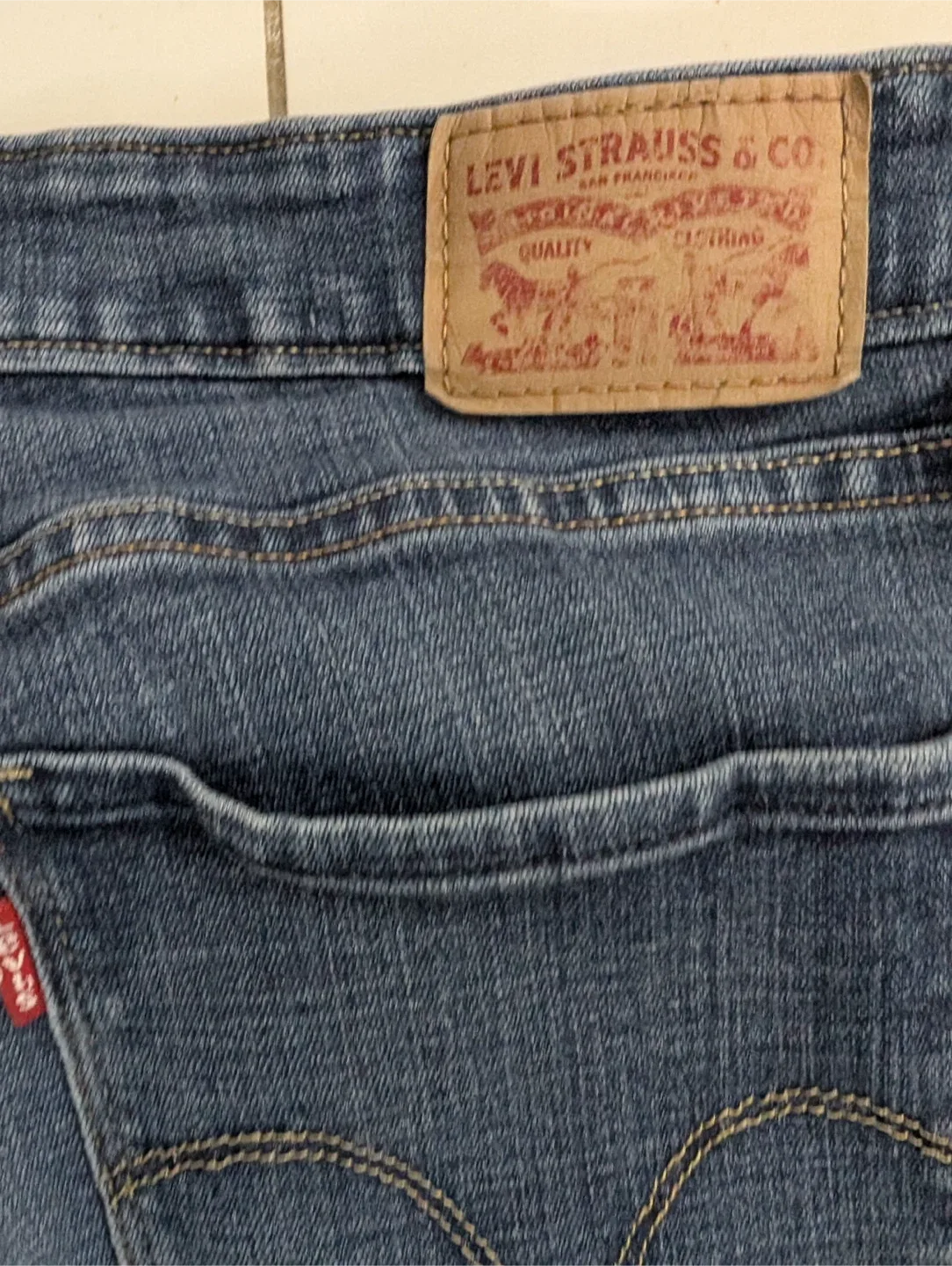 Levi Strauss & Co. Mid Rise Skinny Jeans - Size 14 image indicator(4)