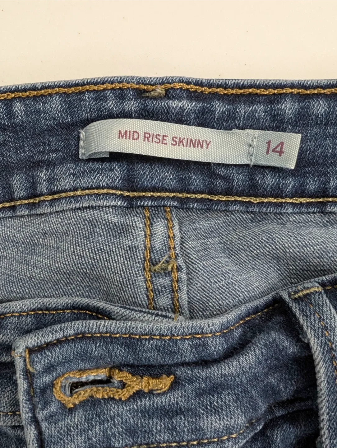 Levi Strauss & Co. Mid Rise Skinny Jeans - Size 14 image indicator(3)