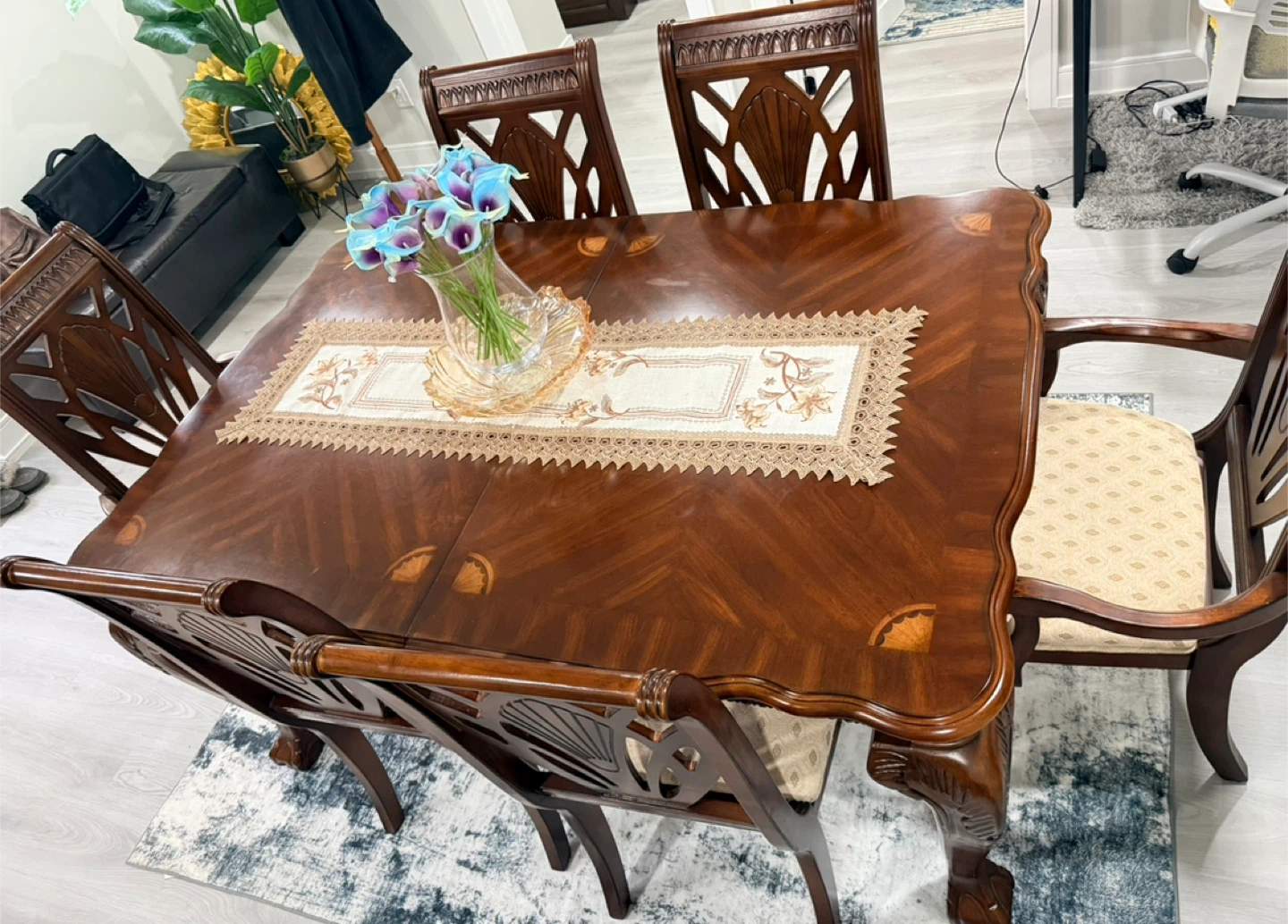 7 PC Extendable Dining Table with 6 Chairs - Wood