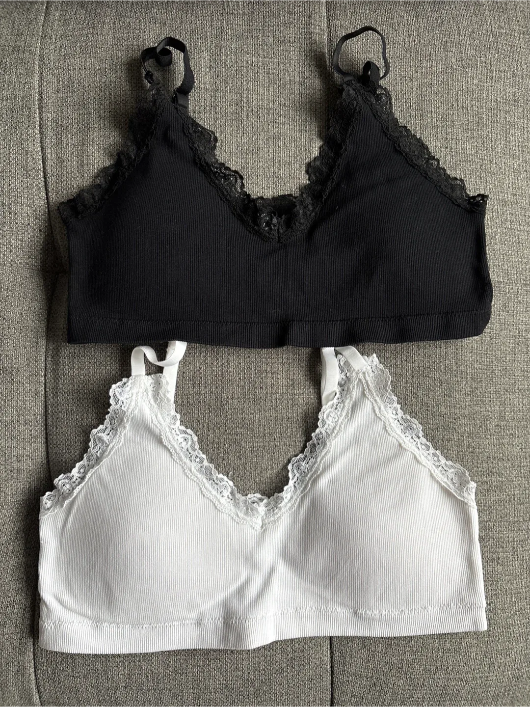 Set of 3 Bras - White and Black image indicator(2)