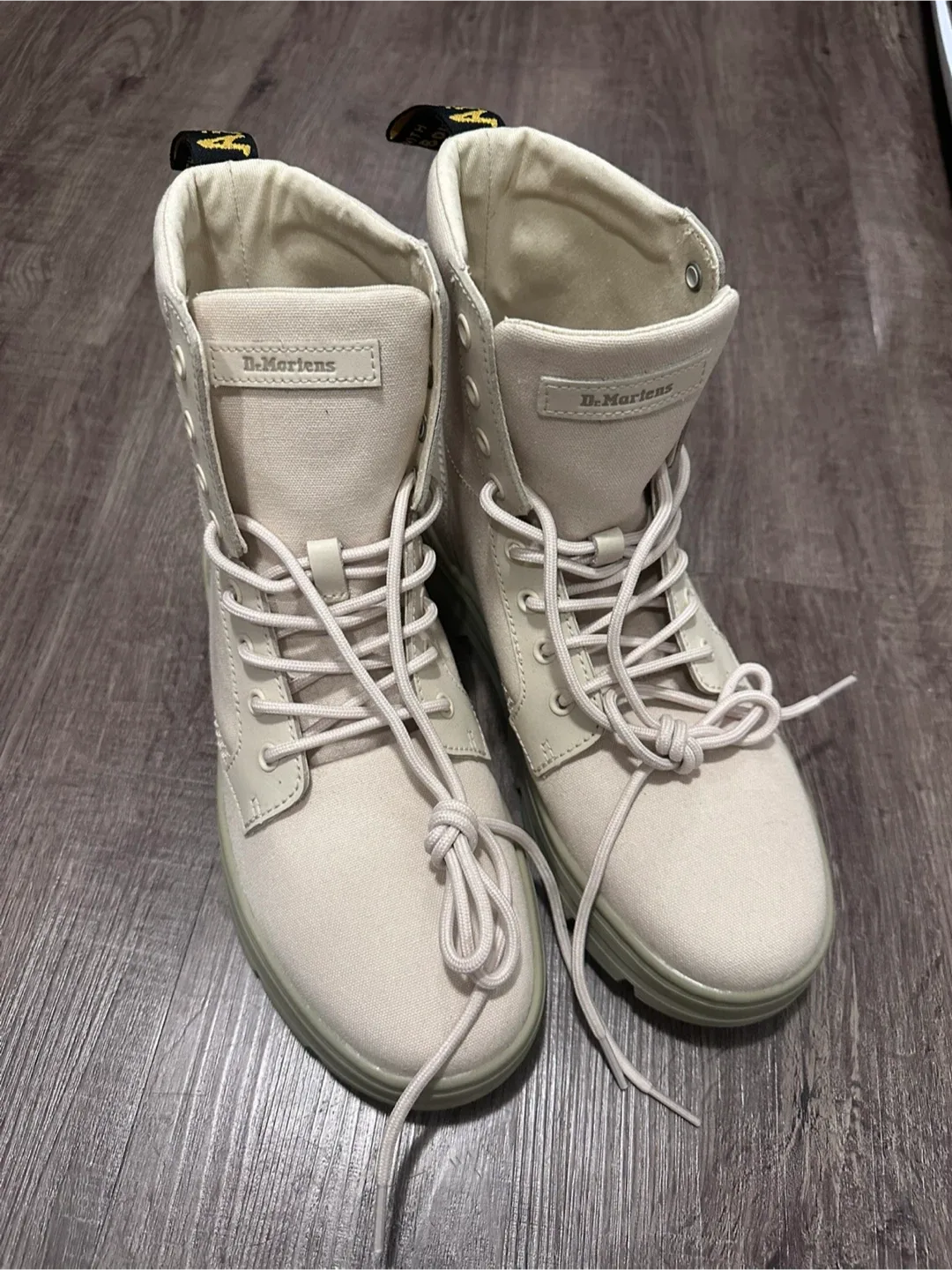 New! Dr. Martens white Boots thumbnail