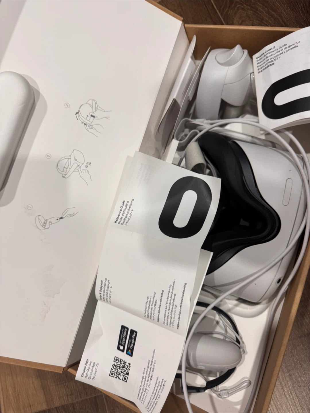 Oculus Quest 2 VR Headset - Like New! - photo 3