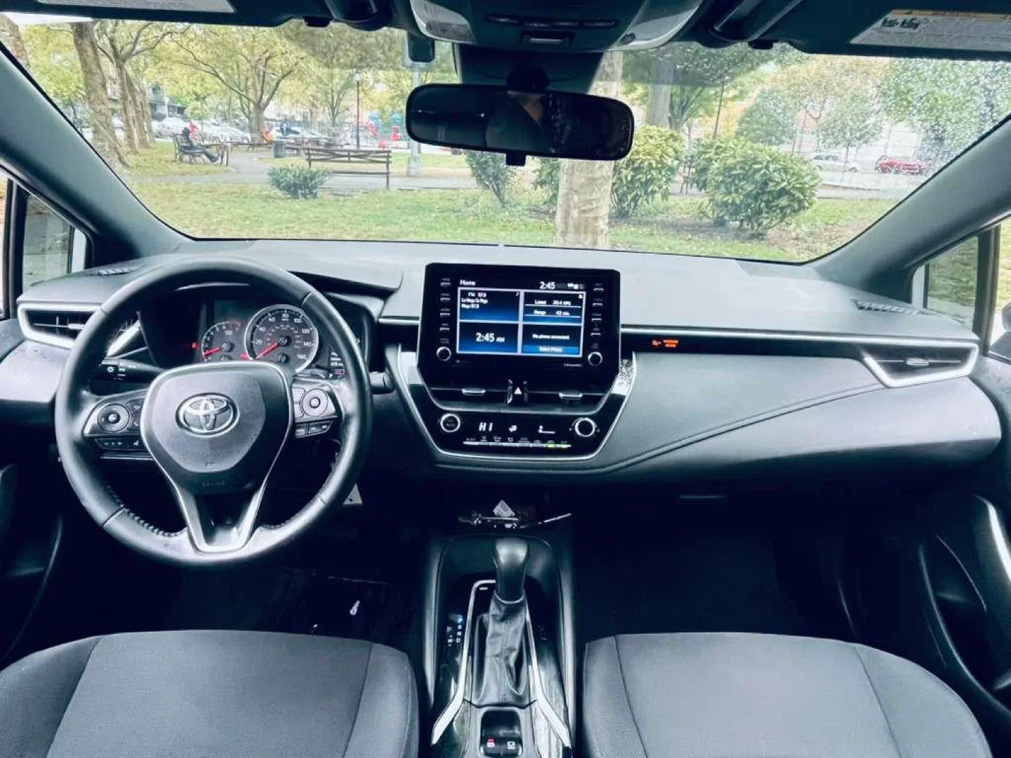 Car for sale 2021 Toyota Corolla SE - White Sedan image indicator(7)