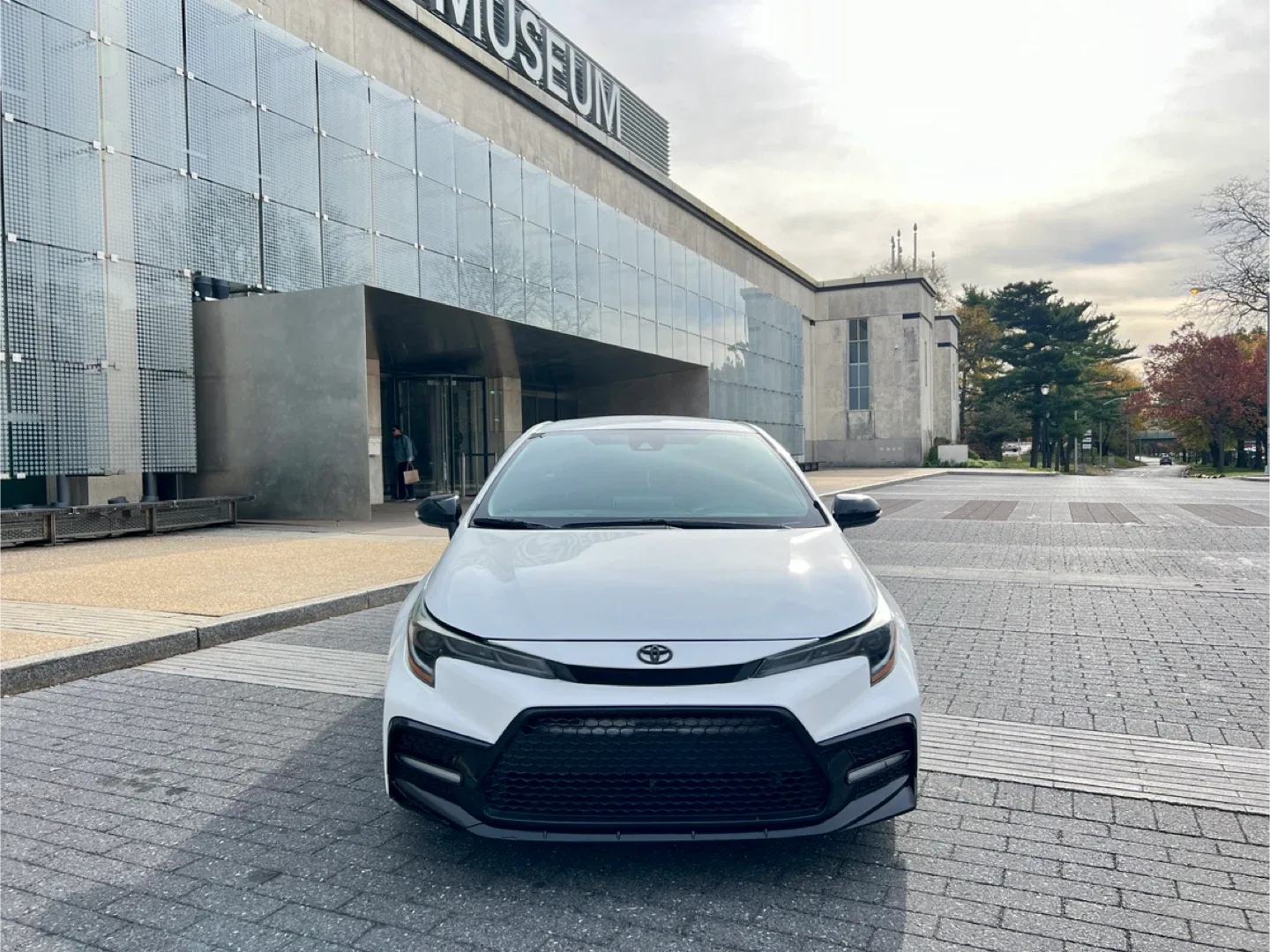 Car for sale 2021 Toyota Corolla SE - White Sedan image indicator(3)