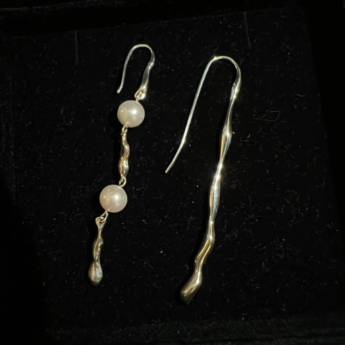 (Retail $176)New Silver and Natural Pearl Dangle Earrings image indicator(4)
