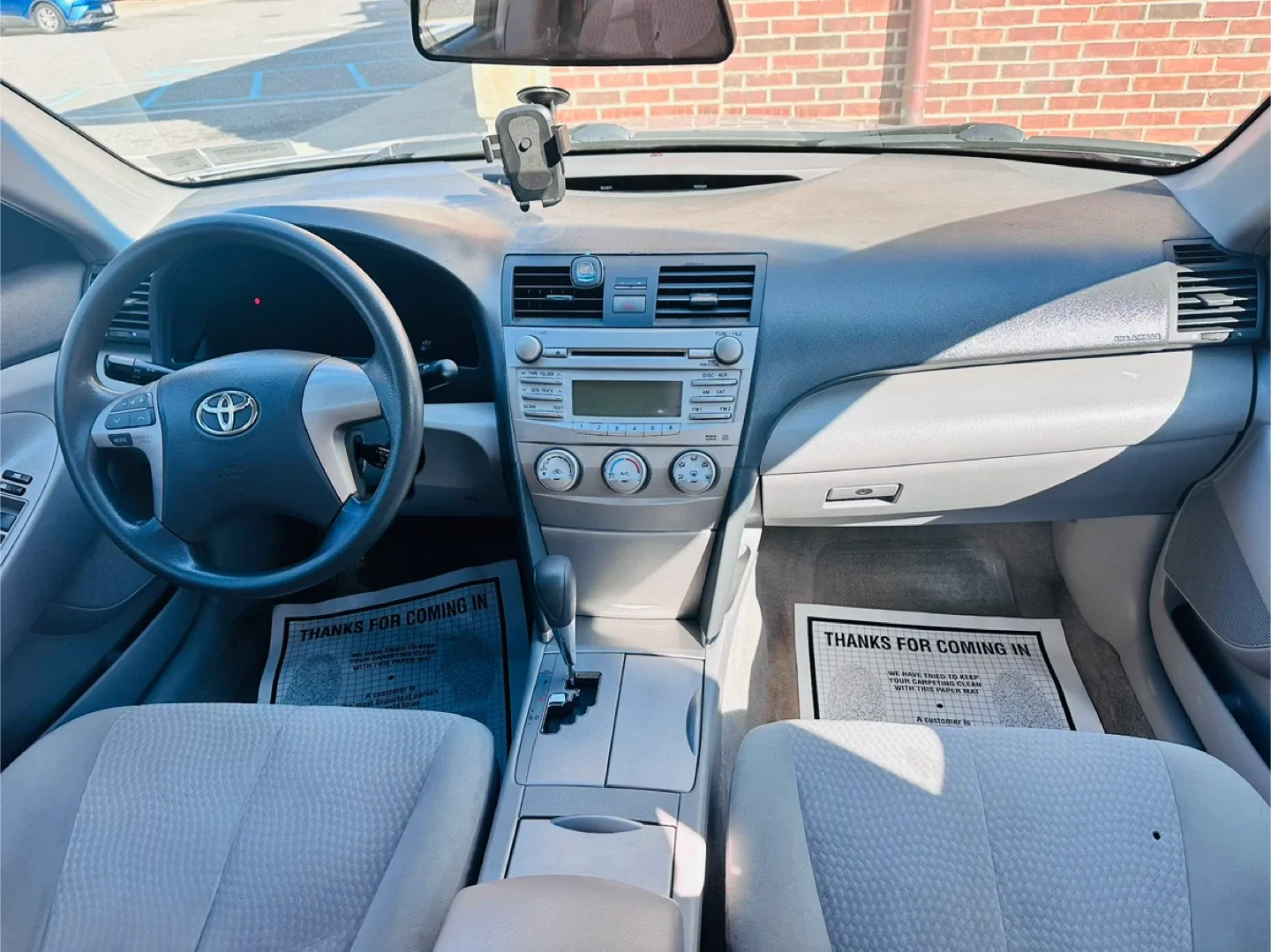 Toyota Camry Sedan - Silver image indicator(2)