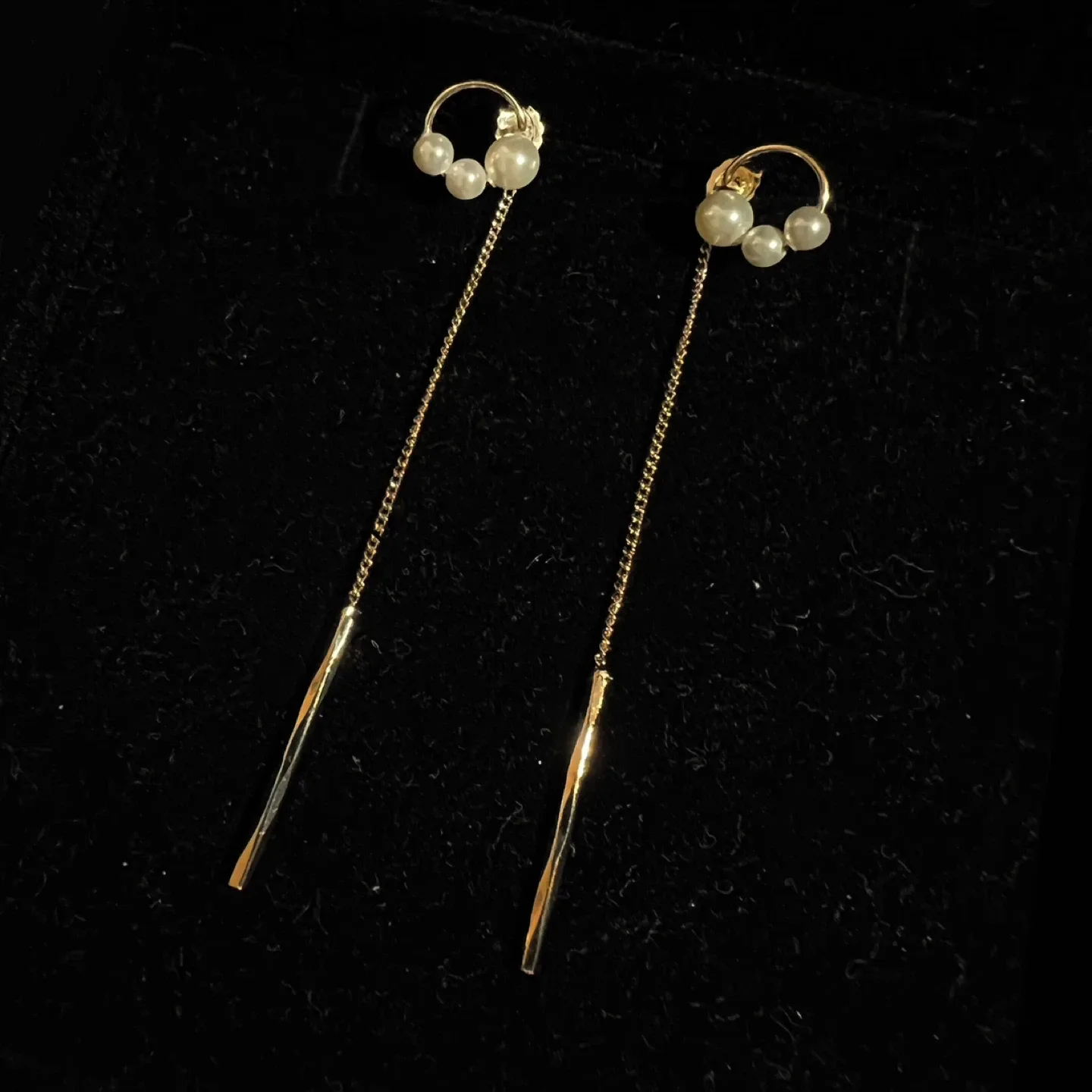 (Retail $119)New Silver & Pearl Long Chain Earrings image indicator(5)