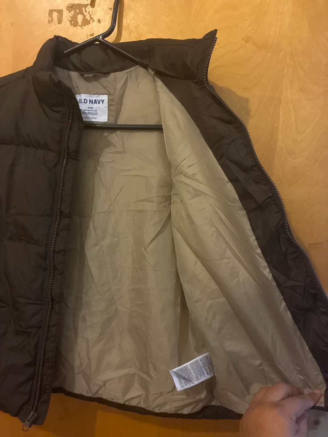 New Old Navy Puffer Vest - Size M image indicator(6)