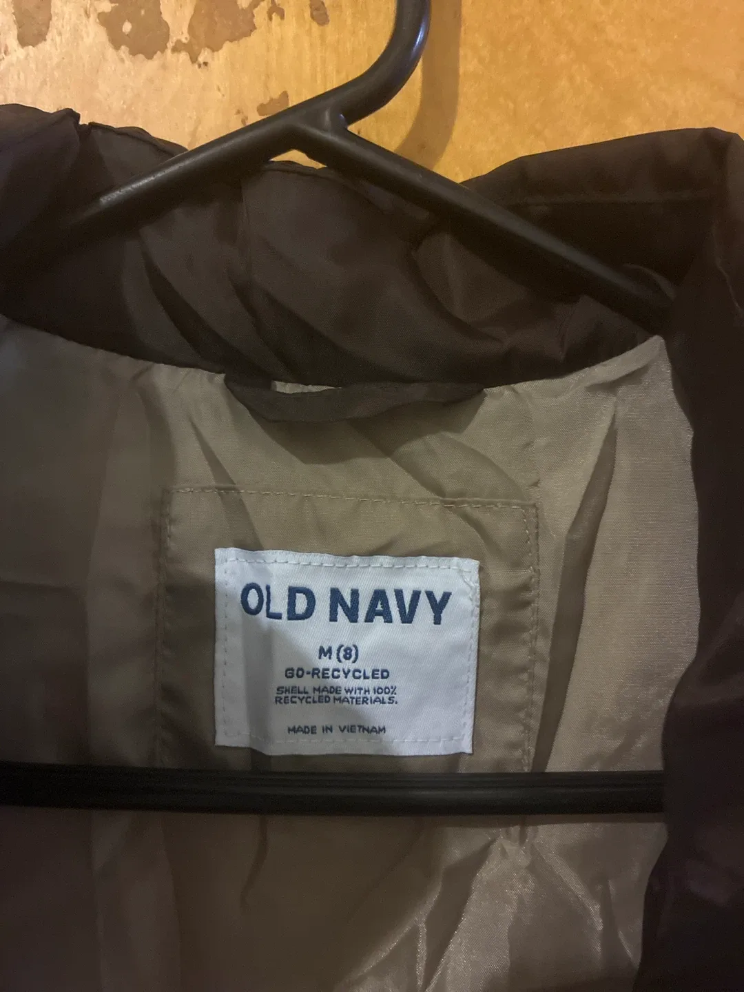 New Old Navy Puffer Vest - Size M image indicator(2)