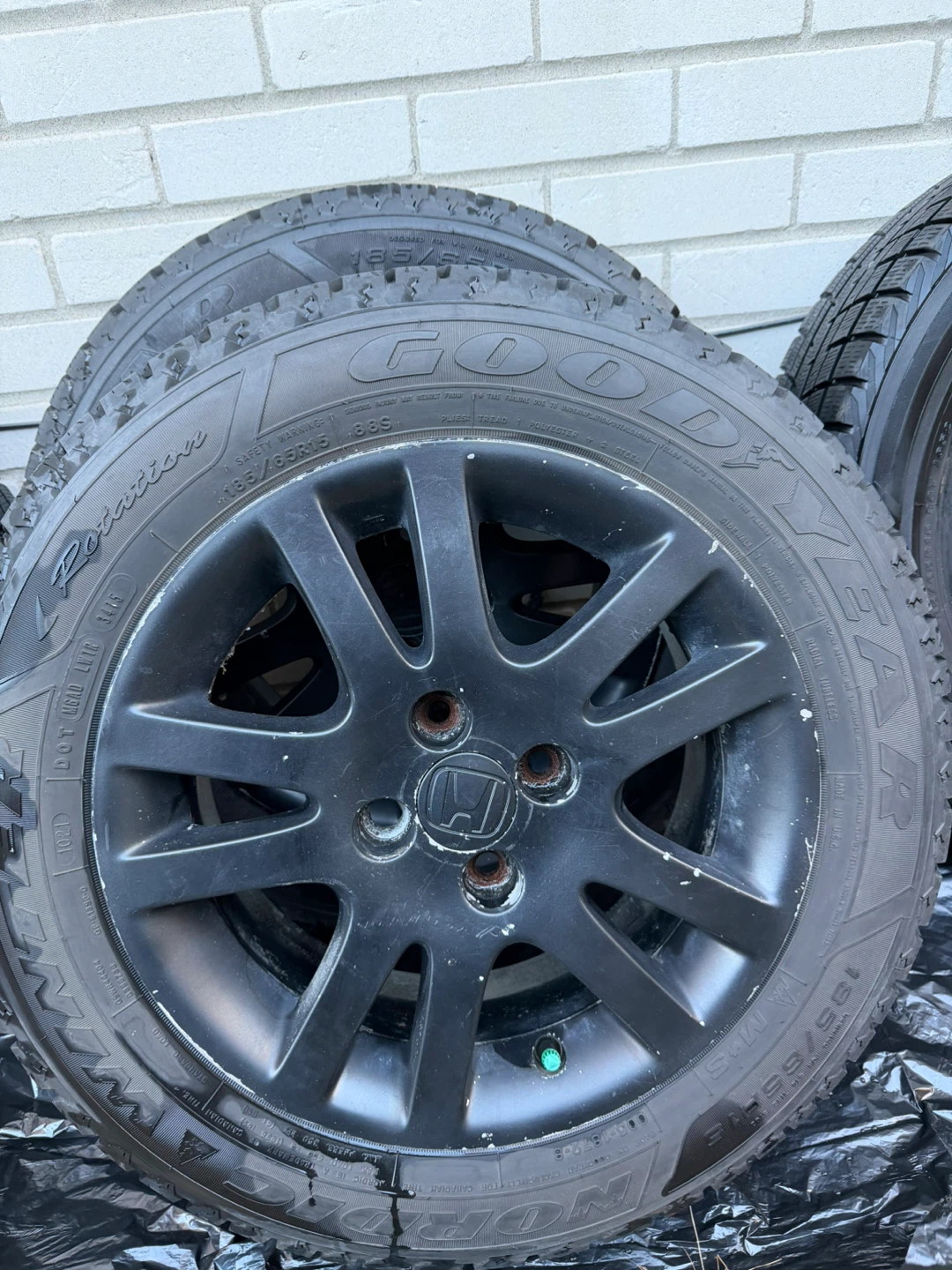 185/65R15 Yokohama Ice Guard IG52C Winter Tires - photo 4