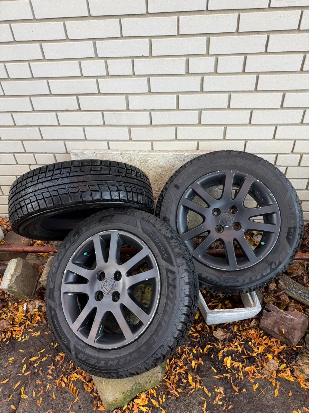 185/65R15 Yokohama Ice Guard IG52C Winter Tires - photo 2