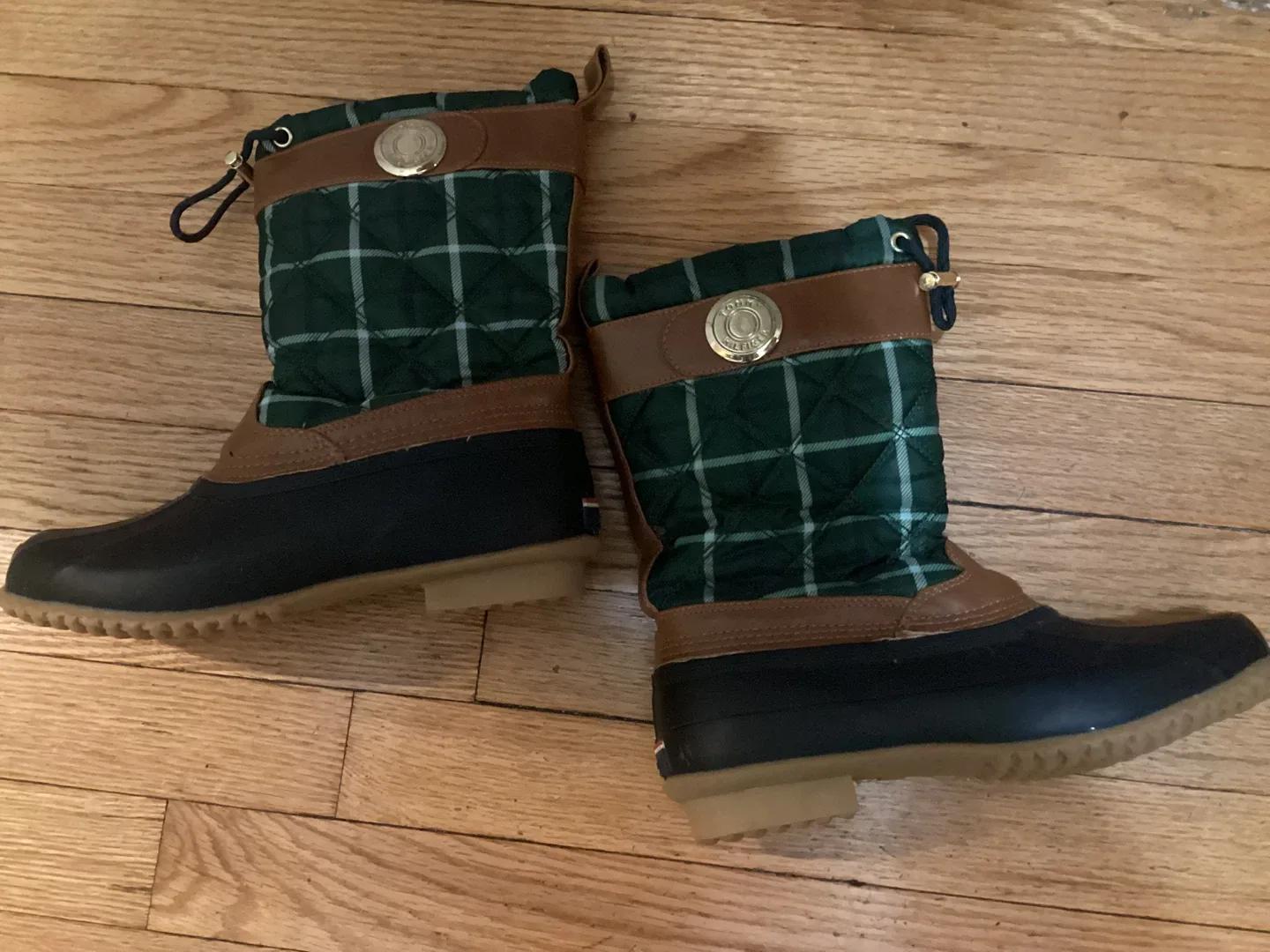 6 women Tommy Hilfiger Duck Boots - Green Plaid