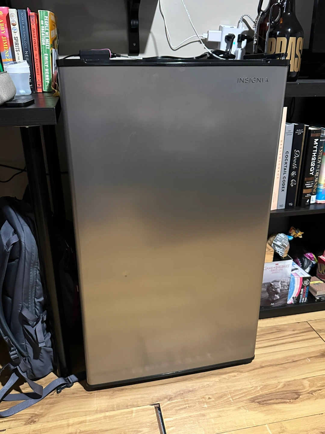 Insignia Mini Fridge 3.3 cu capacity