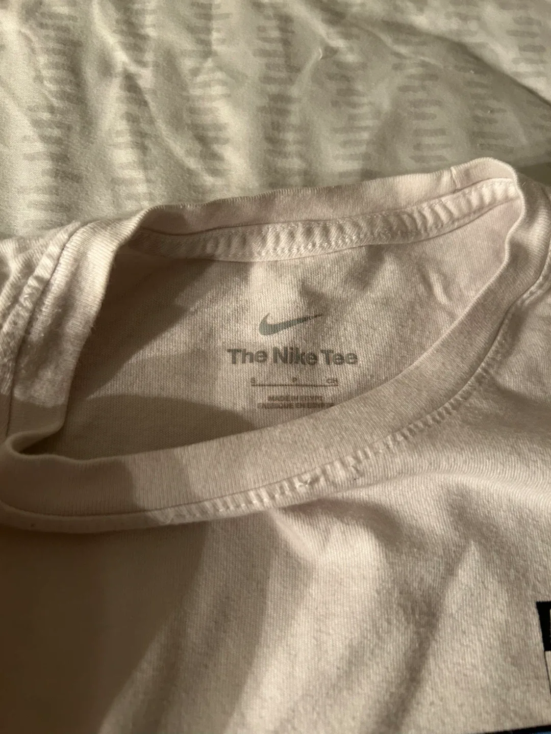 nike graphic tee image indicator(2)