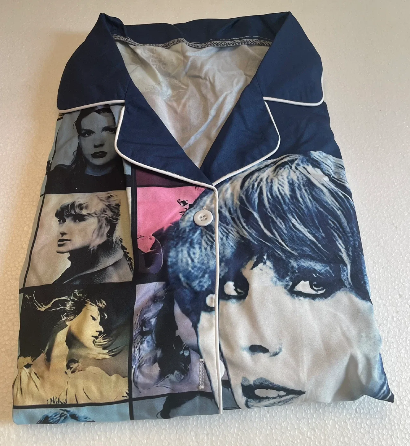 New Women’s TAYLOR SWIFT Eras Tour 2Pc Pyjamas image indicator(2)