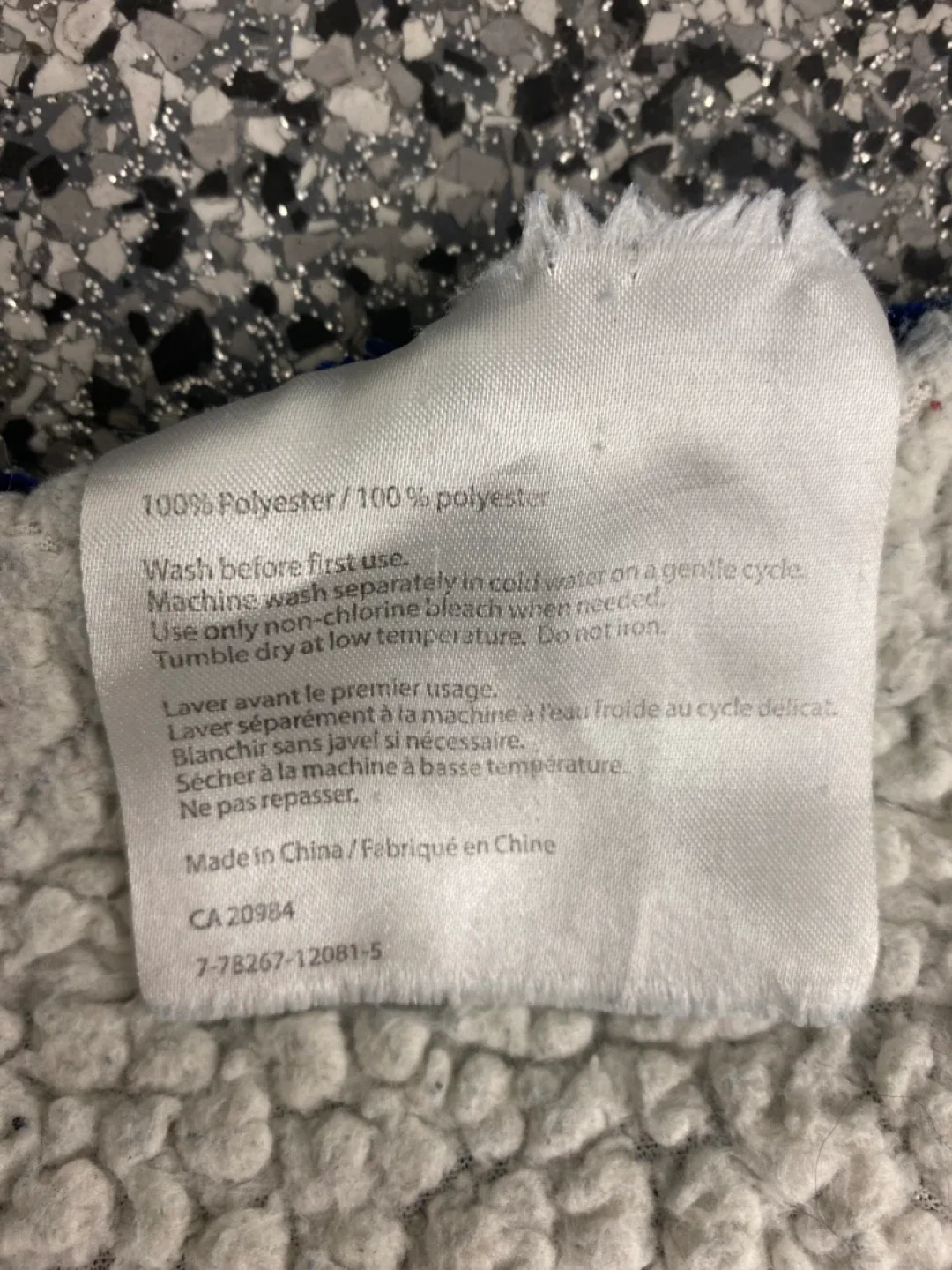 Vancouver Canucks Fleece Throw Blanket 57x48 image indicator(4)