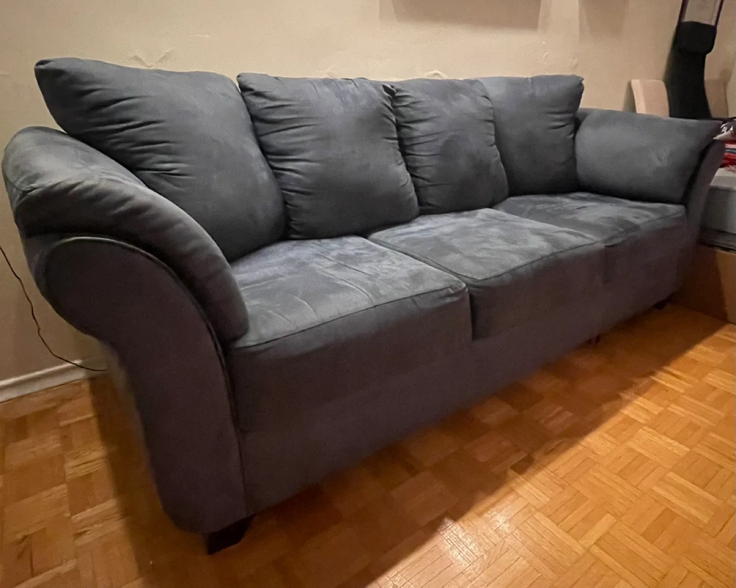 Comfortable Sofa image indicator(3)