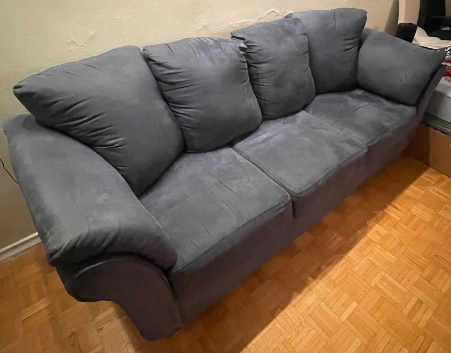 Comfortable Sofa image indicator(4)