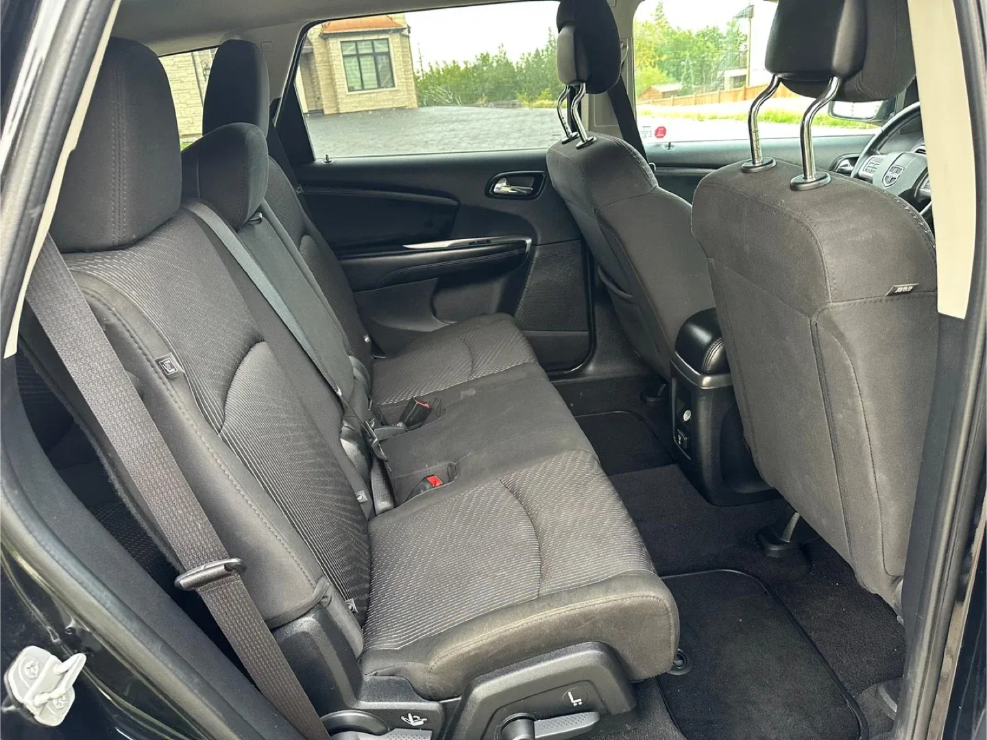 Black Dodge Journey image indicator(6)