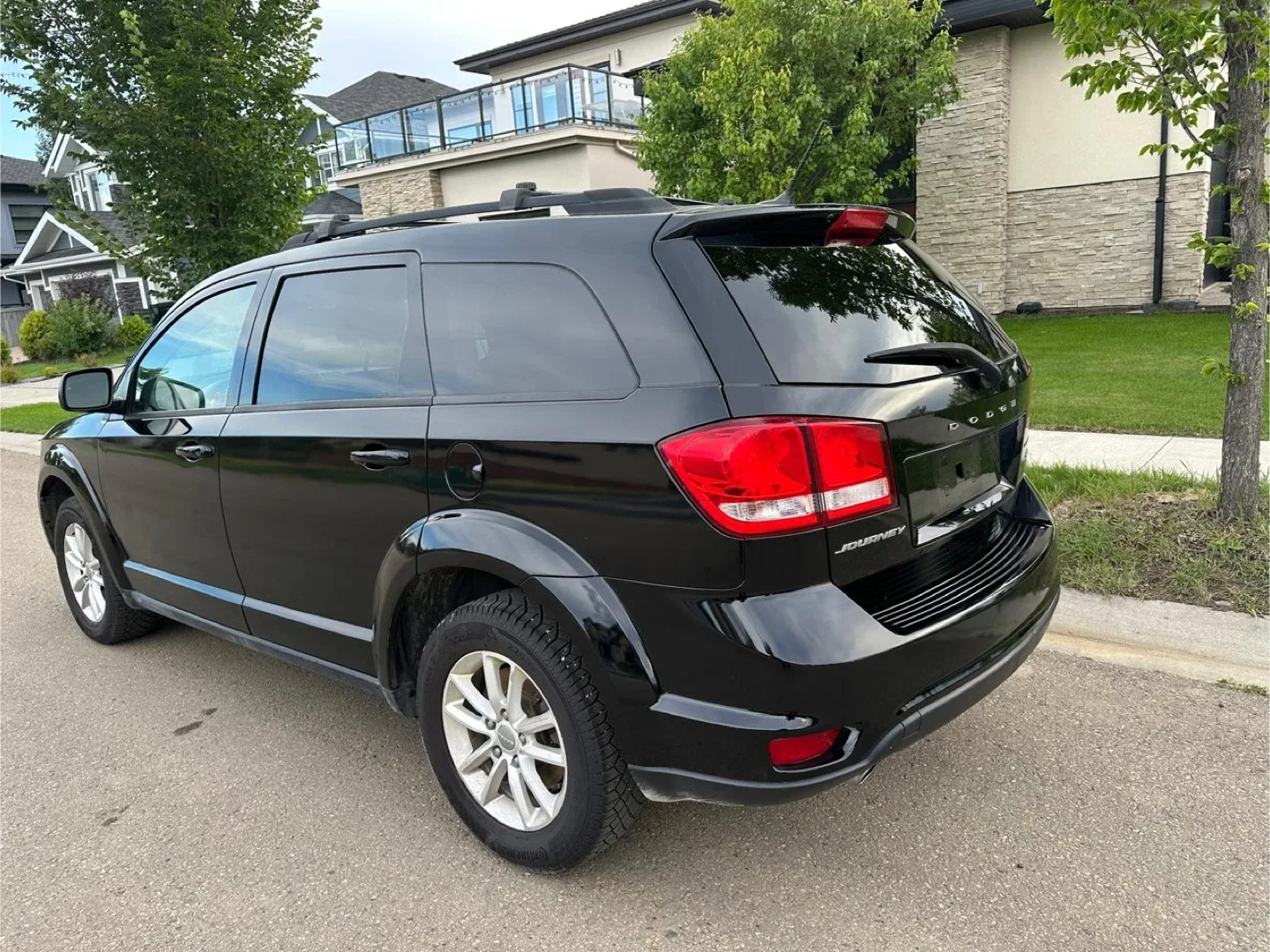 Black Dodge Journey image indicator(4)