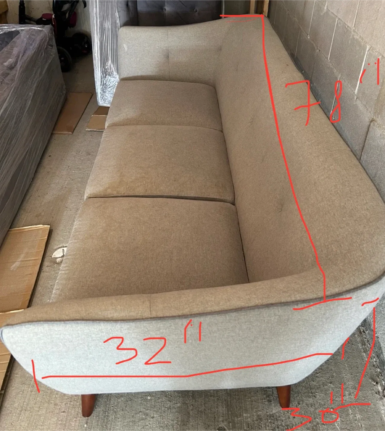 Beige Three-Seater Sofa image indicator(2)