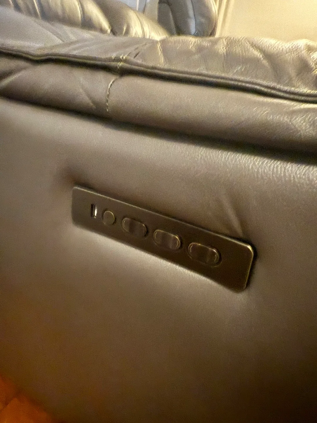 Leather Reclining Sofa with Center Console image indicator(7)