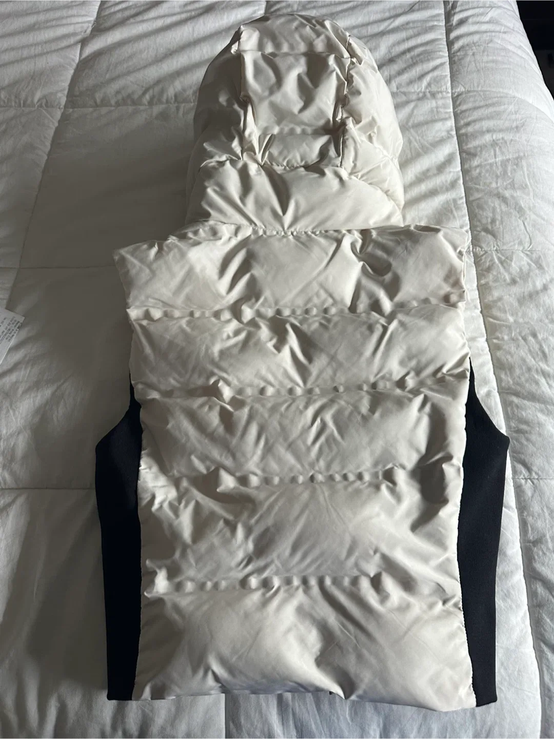 Zara white Vest with Hood - Size S image indicator(2)