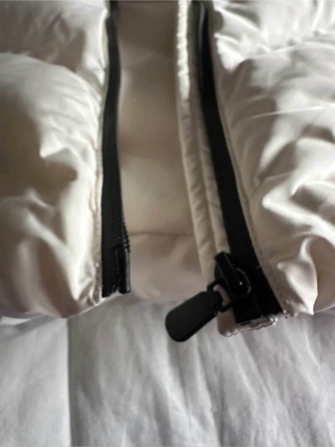 Zara white Vest with Hood - Size S image indicator(4)