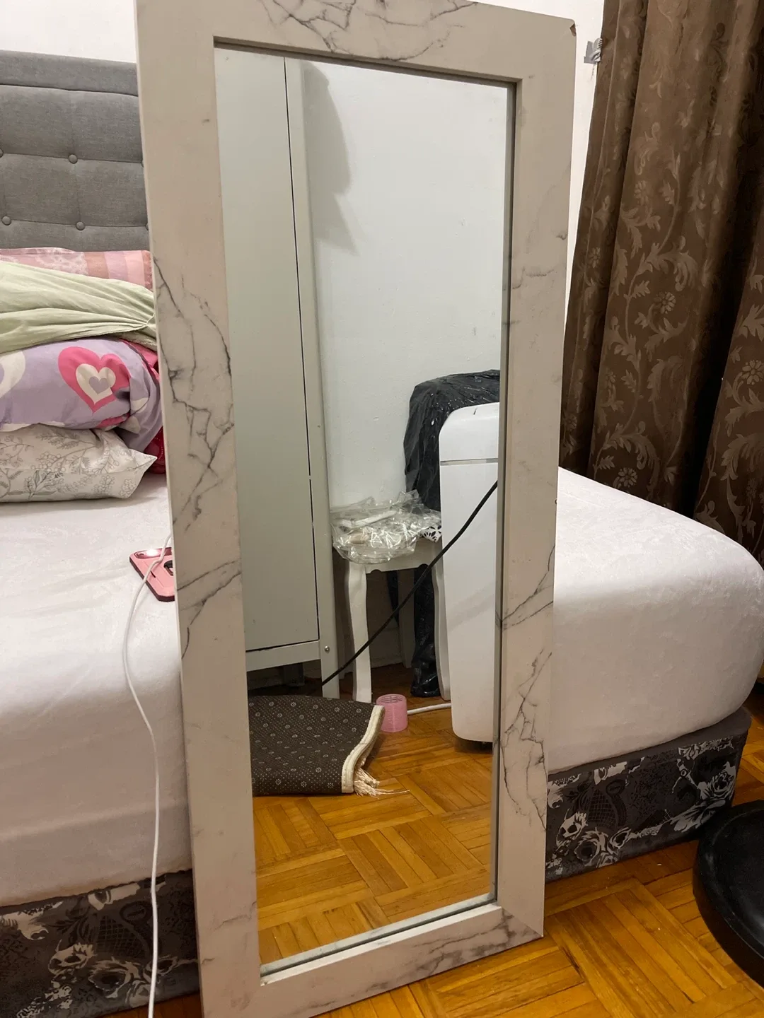 Full Length Mirror with Marble-Effect Frame image indicator(3)