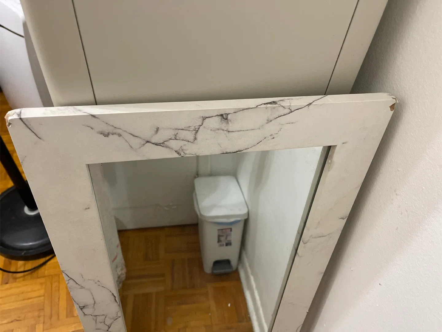 Full Length Mirror with Marble-Effect Frame image indicator(4)