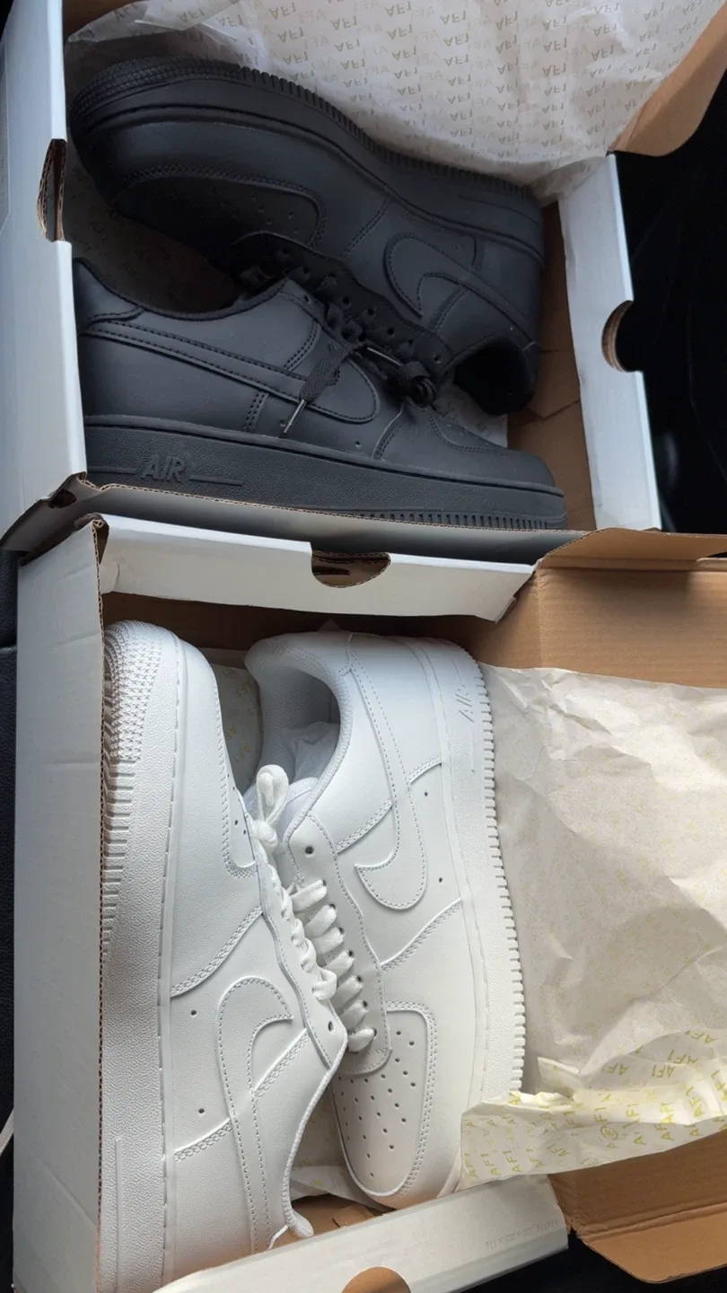 Nike Air Force 1 - Black & White