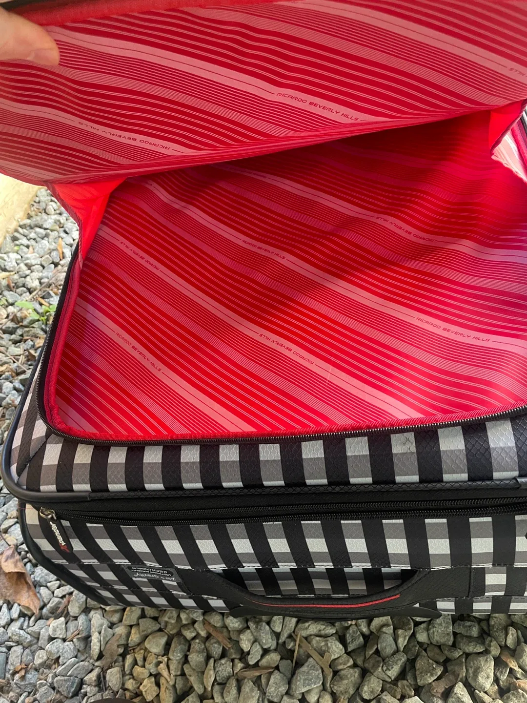 Ricardo Beverly Hills Suitcase - Checked Luggage image indicator(4)