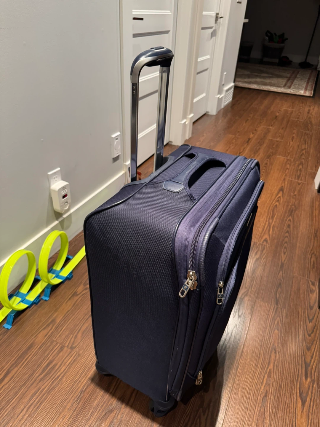 Samsonite Rolling Carry-on Suitcase - photo 3