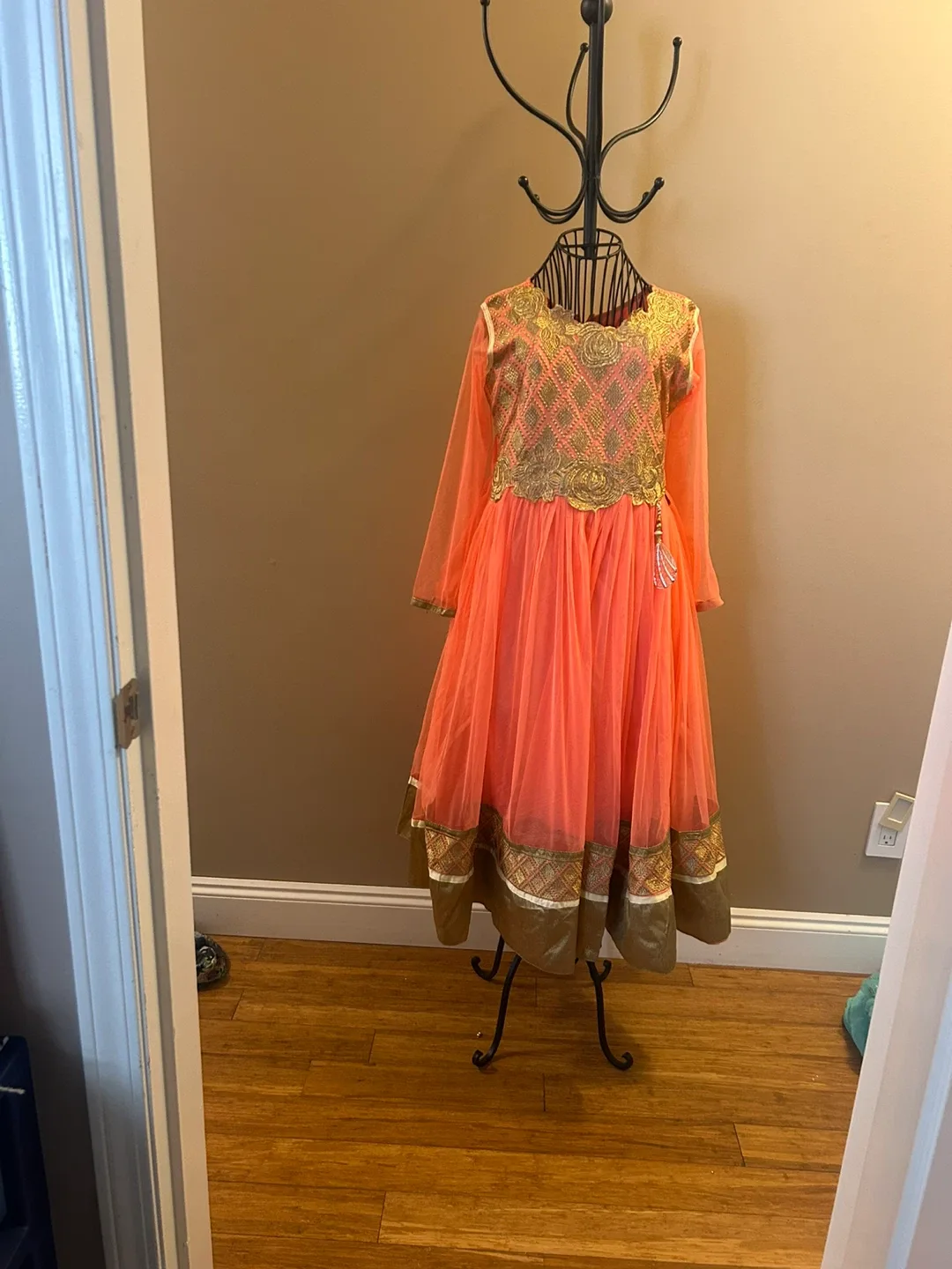 Indian/Pakistani Dresses & Shawls image indicator(9)