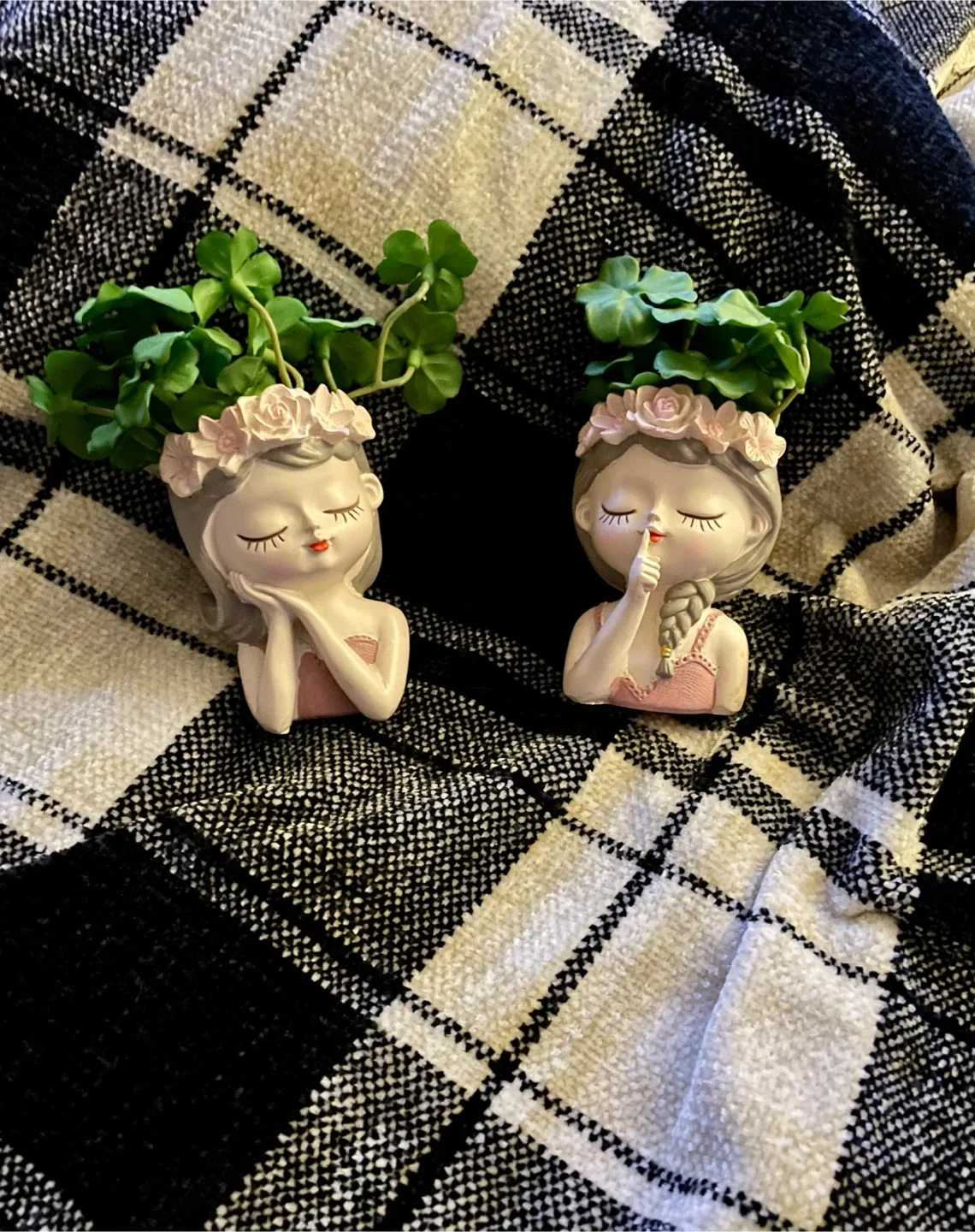 🥕 Cute Girl Flower Pots (Set of 2) image indicator(3)