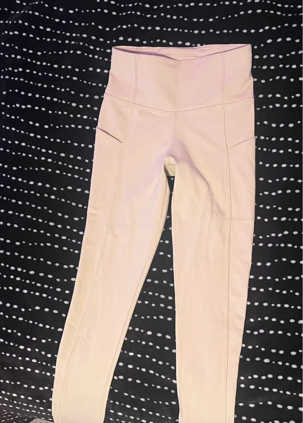 Aritzia High-Rise Leggings W/ Pockets image indicator(3)