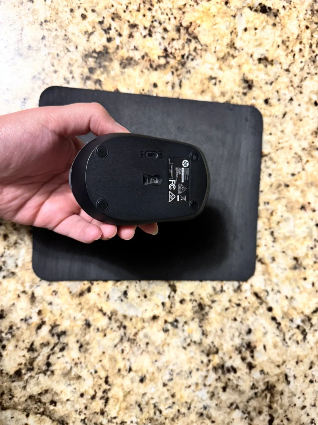 HP Wireless Mouse - Black with mouse pad image indicator(3)