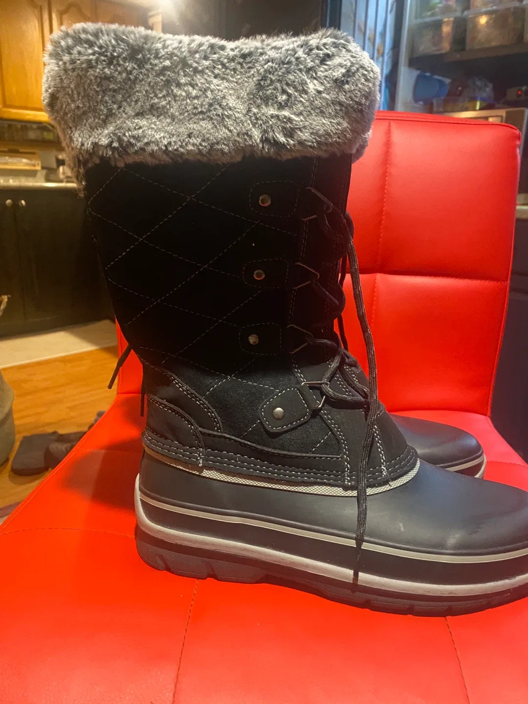 Khombu Ellie Winter Boots - Size 8M image indicator(2)