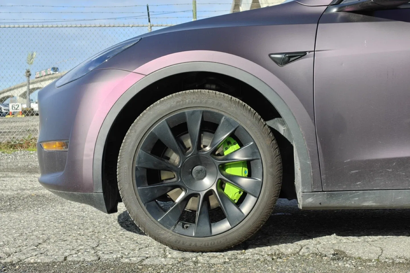 Tesla Model Y - Custom Colour image indicator(5)