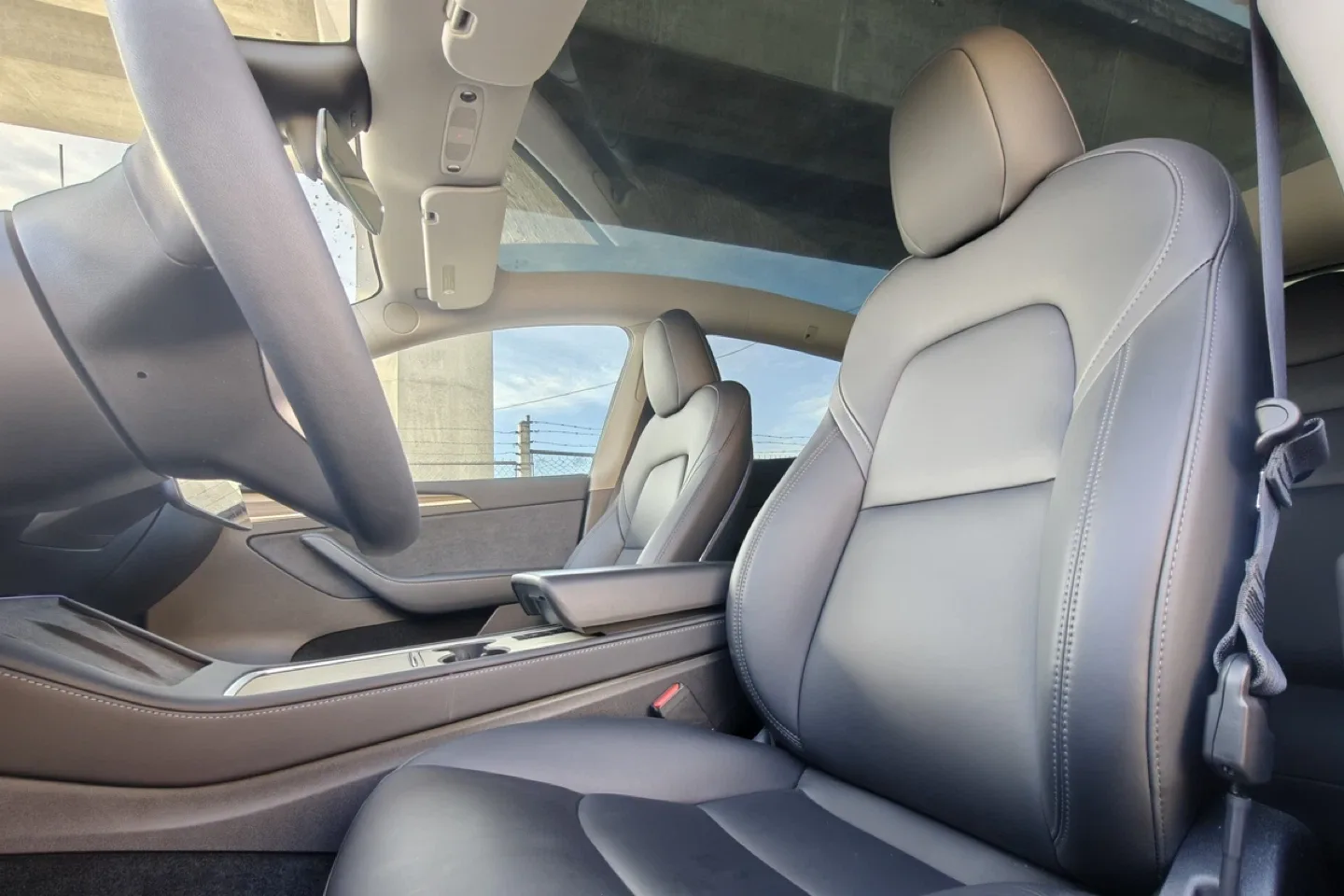 Tesla Model Y - Custom Colour image indicator(8)