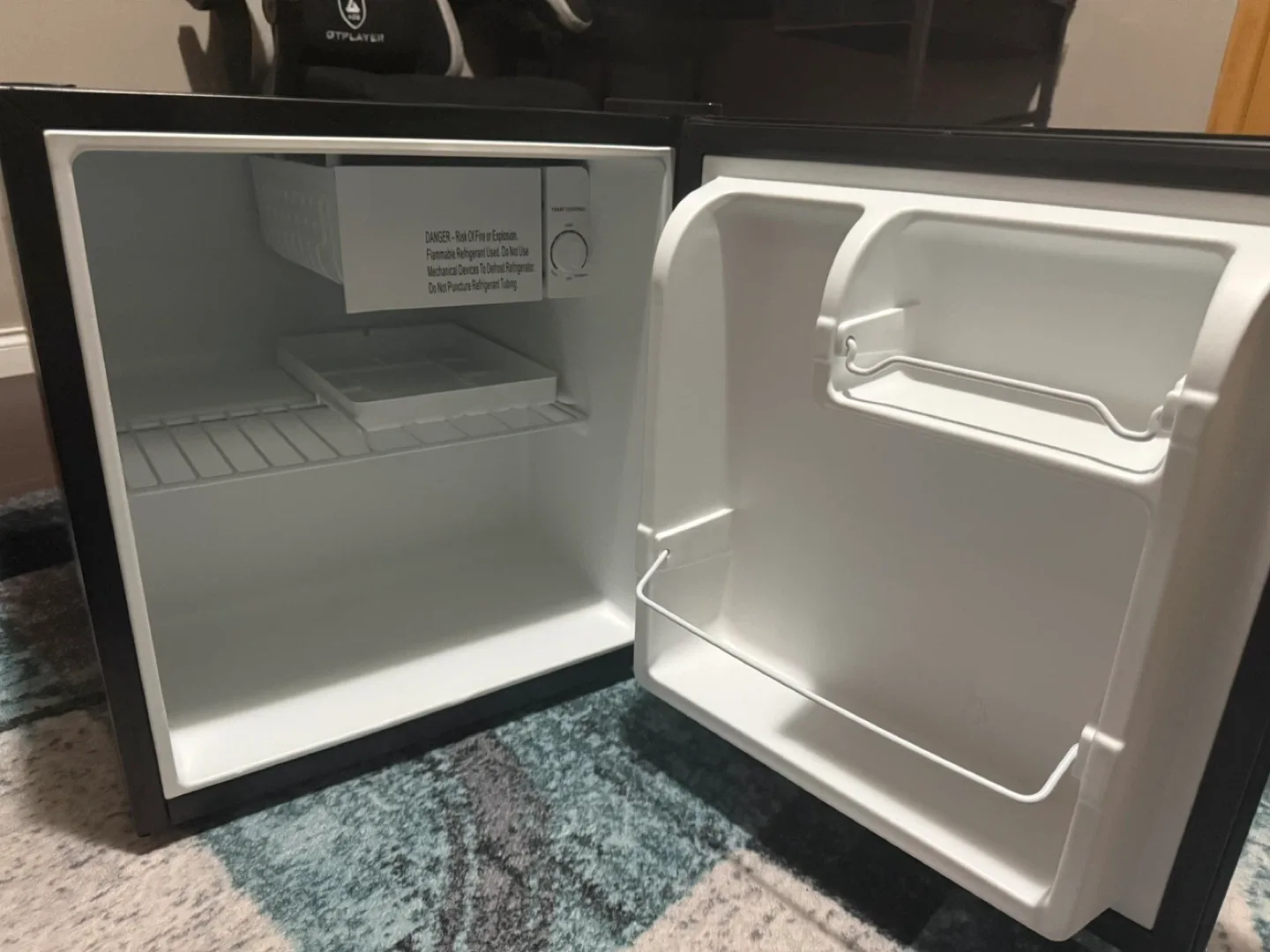 Galanz 1.7 Cu.Ft. Mini Fridge - Black image indicator(3)