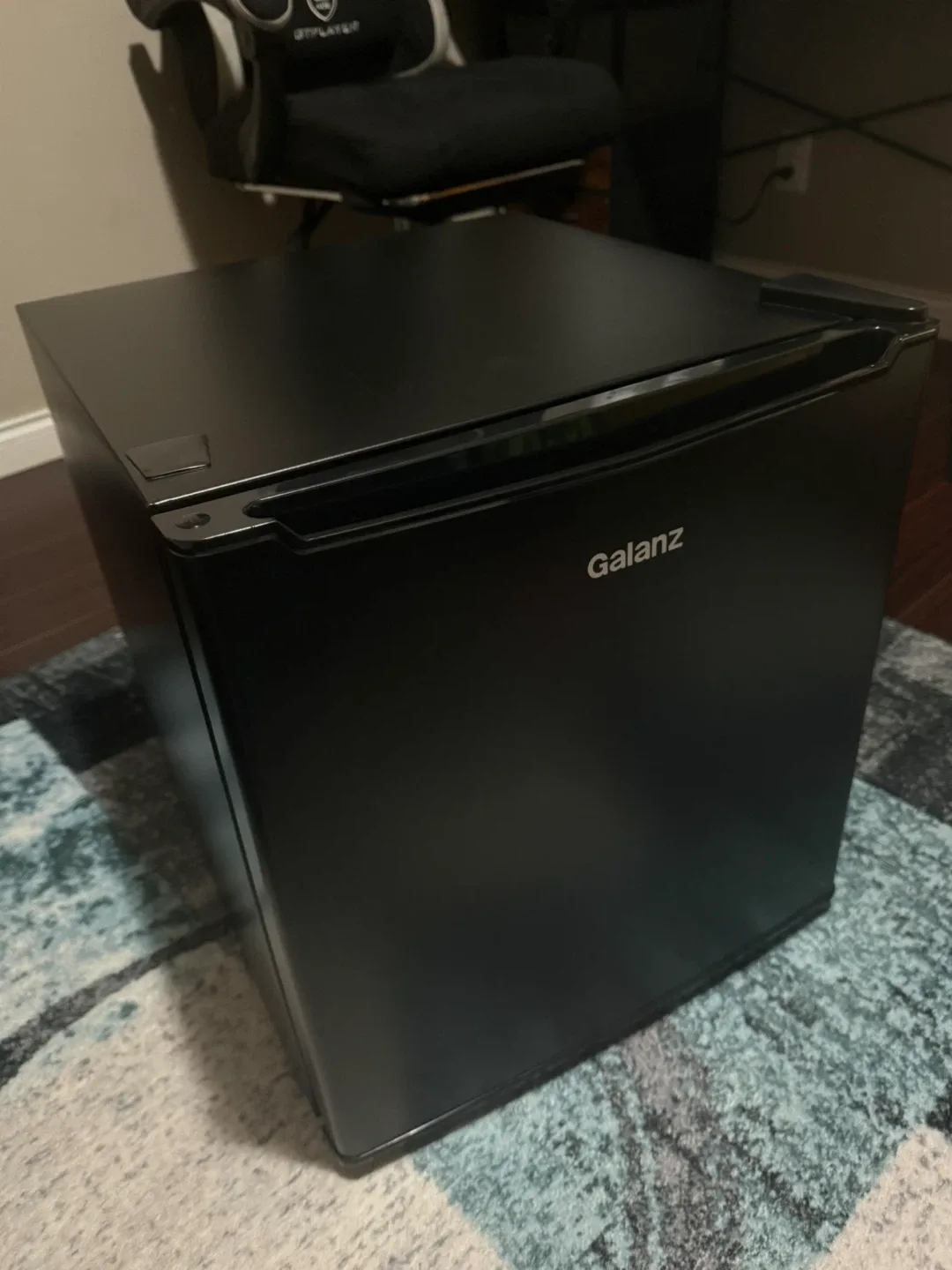 Galanz 1.7 Cu.Ft. Mini Fridge - Black image indicator(5)