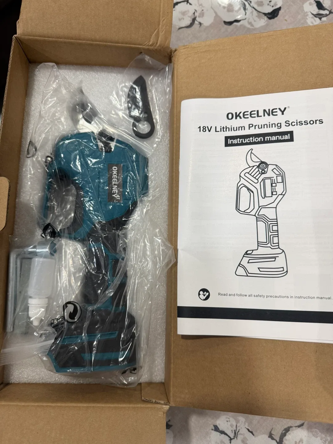 OKEELNEY 18V Lithium Pruning Scissors - New in Box! image indicator(4)